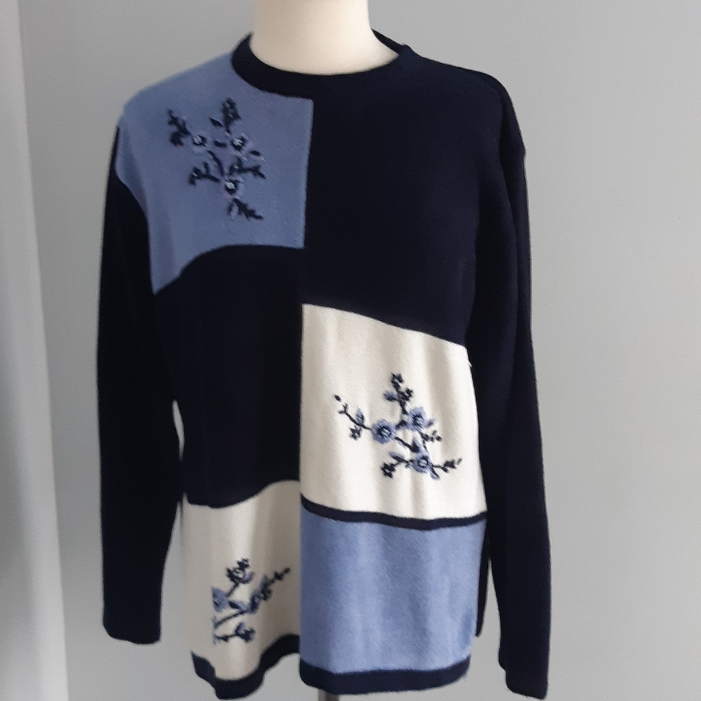 Goldie Women's Long Sleeves sweater Size XL